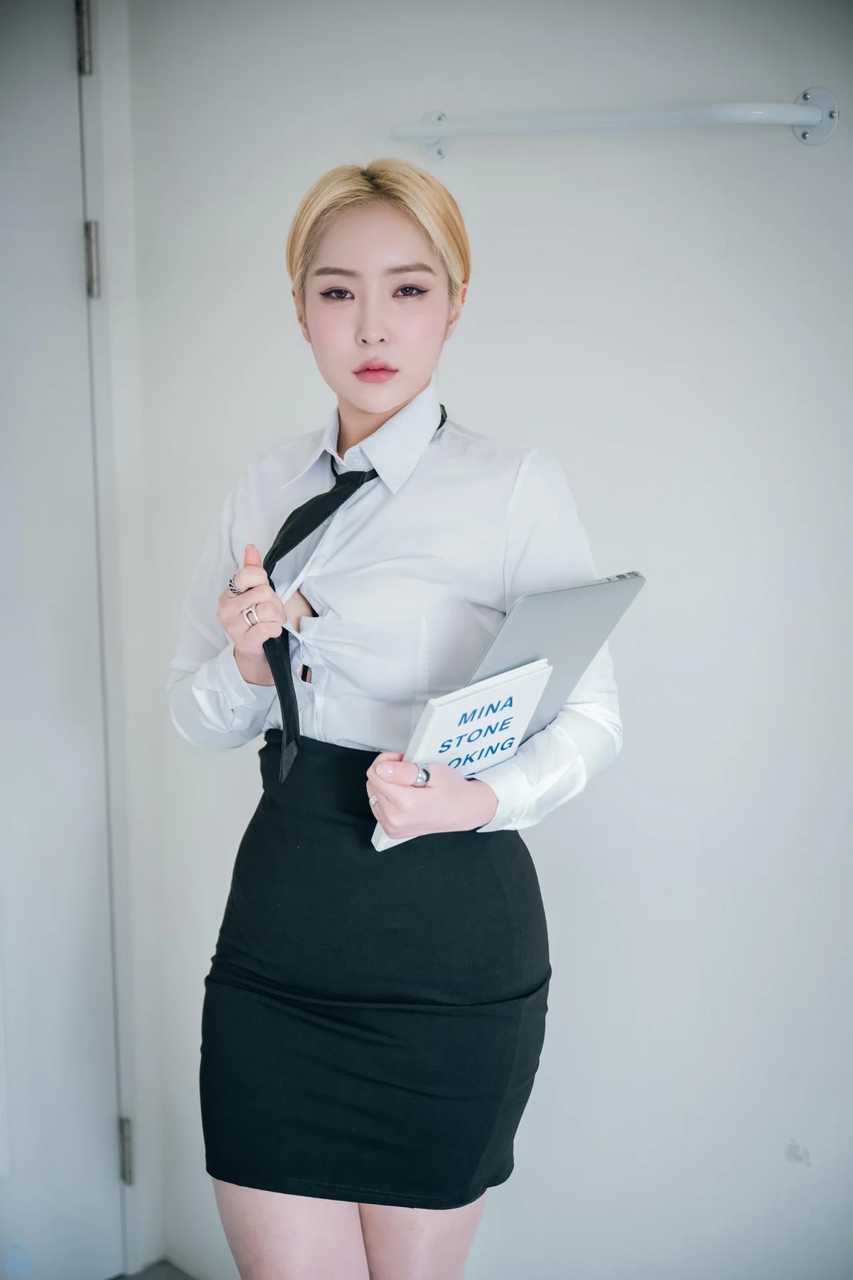 BLUECAKE No.125 JinJu爆乳ol制服 - 1