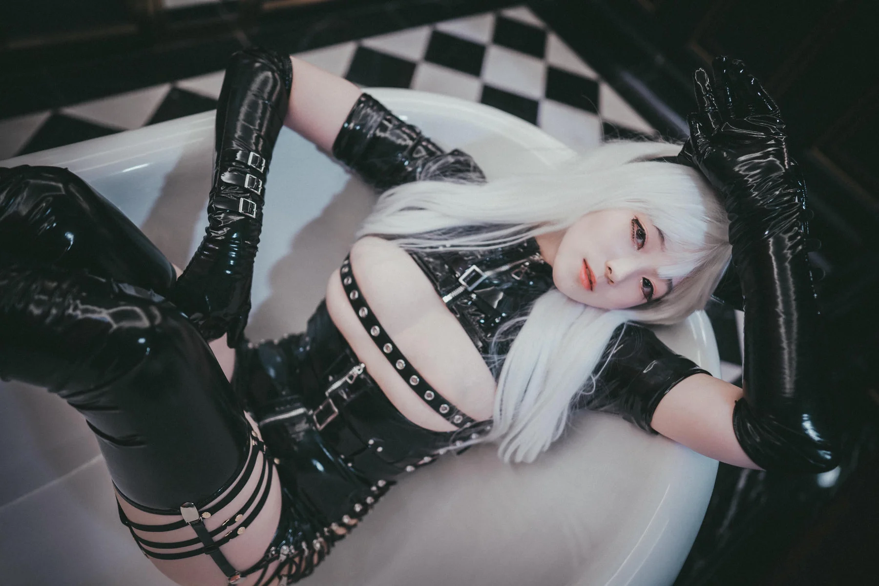 DJAWA No.035 Bambi皮裙警花制服 - 2