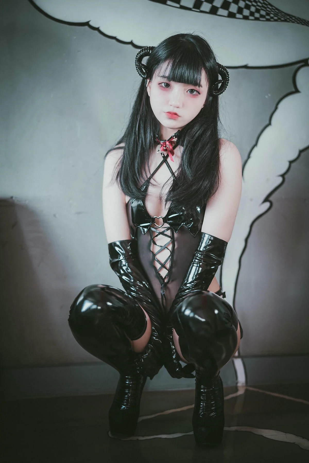 DJAWA No.079 Jeong Jenny俏皮连体衣皮靴 - 3