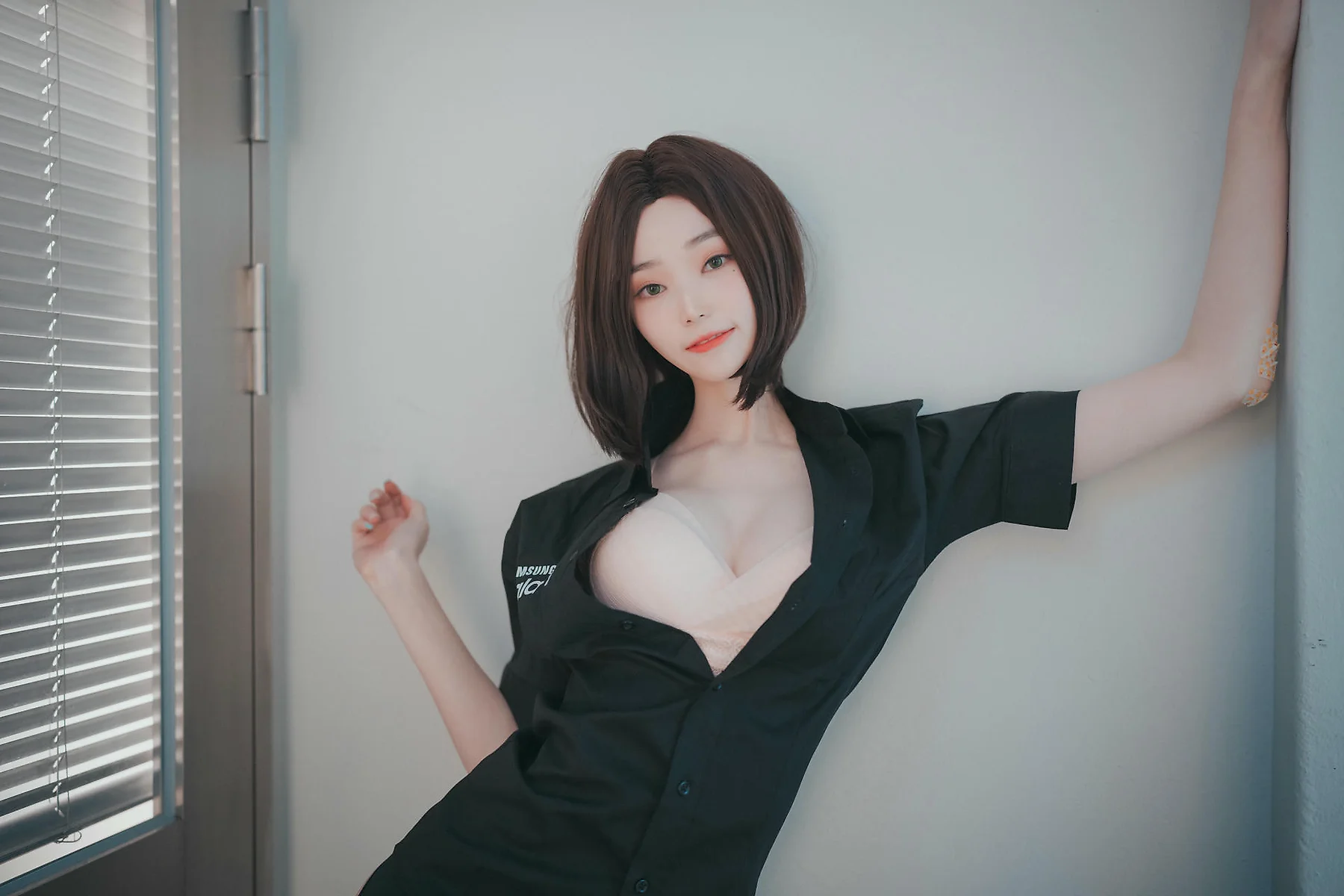 DJAWA No.080 Bambi制服短发气质美女 - 1