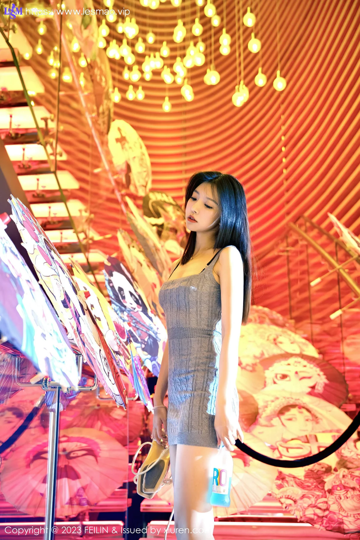 FeiLin 嗲囡囡 Vol.468  冯木木LRIS 背带短裙性感写真 - 10