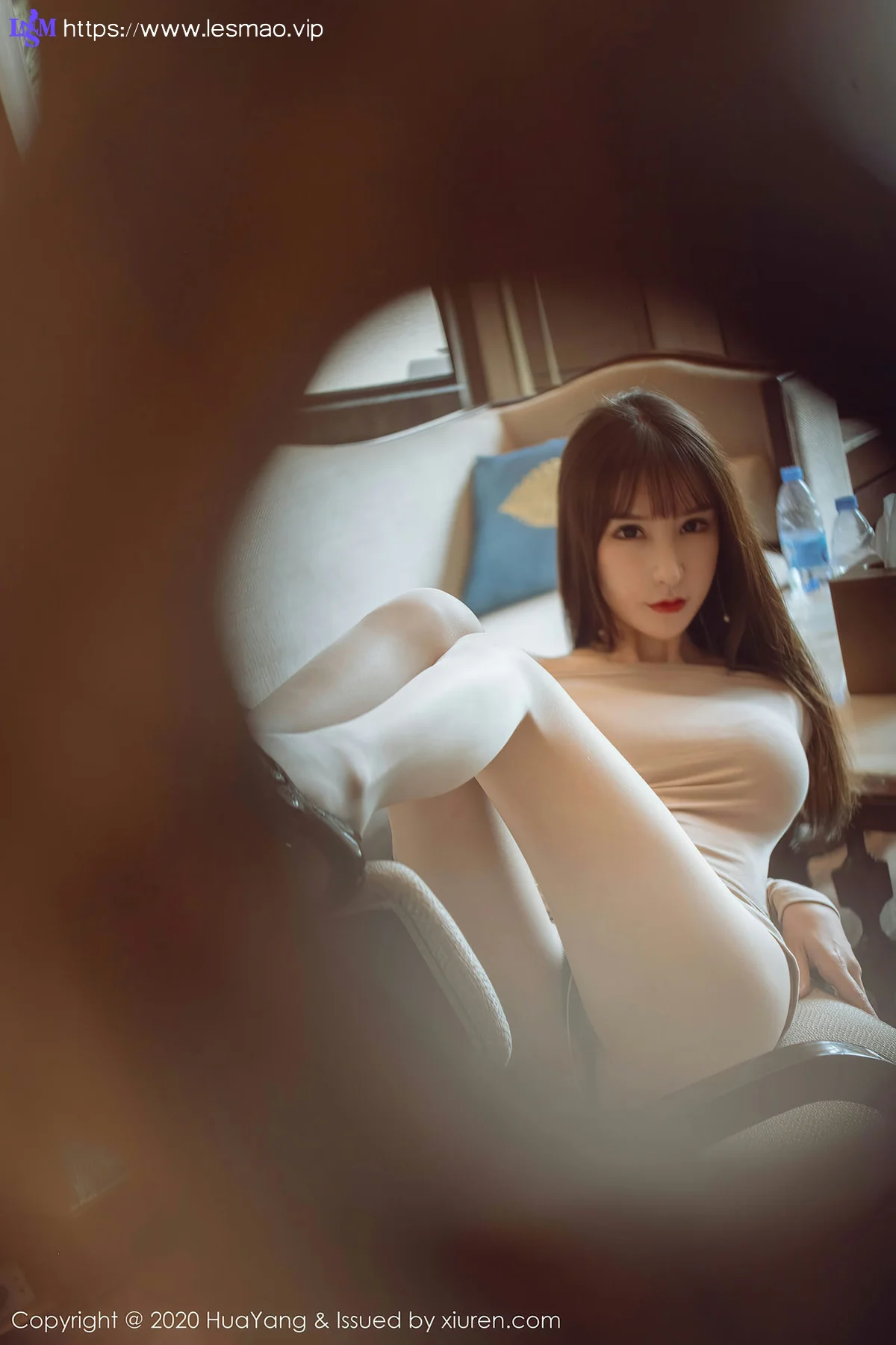 HuaYang 花漾show Vol.305 周于希 米色吊裙修长美腿 - 8