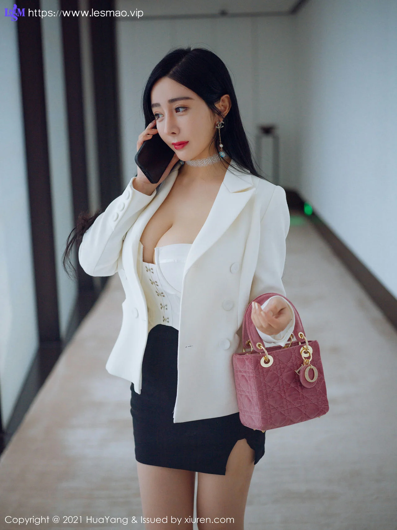 HuaYang 花漾show Vol.381 职场保险经纪 允爾 厦门旅拍写真 - 2