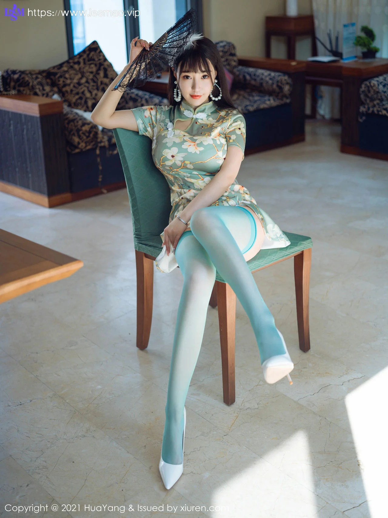 HuaYang 花漾show Vol.390 青瓷色旗袍 朱可儿Flower 三亚旅拍写真 - 2