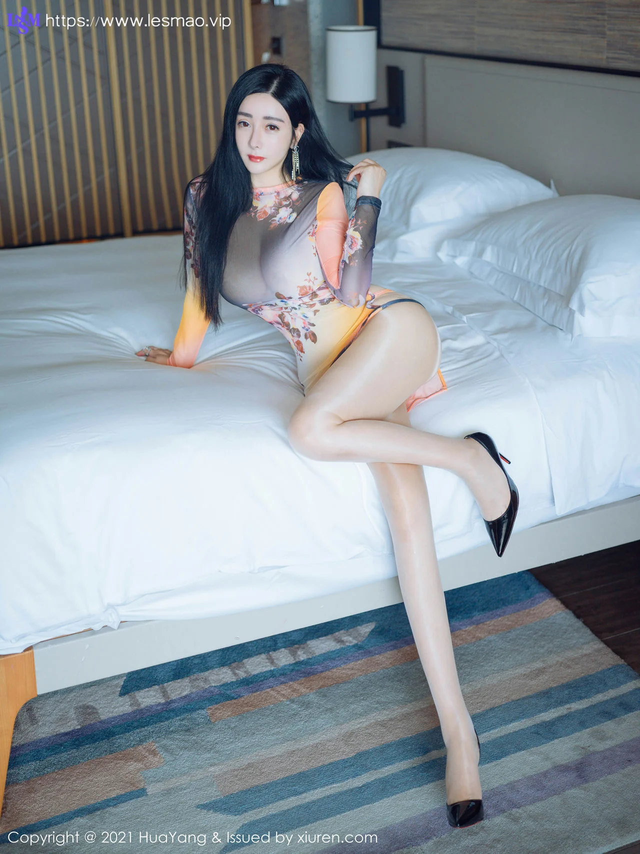 HuaYang 花漾show Vol.427 轻透情趣 允爾 三亚旅拍 - 1