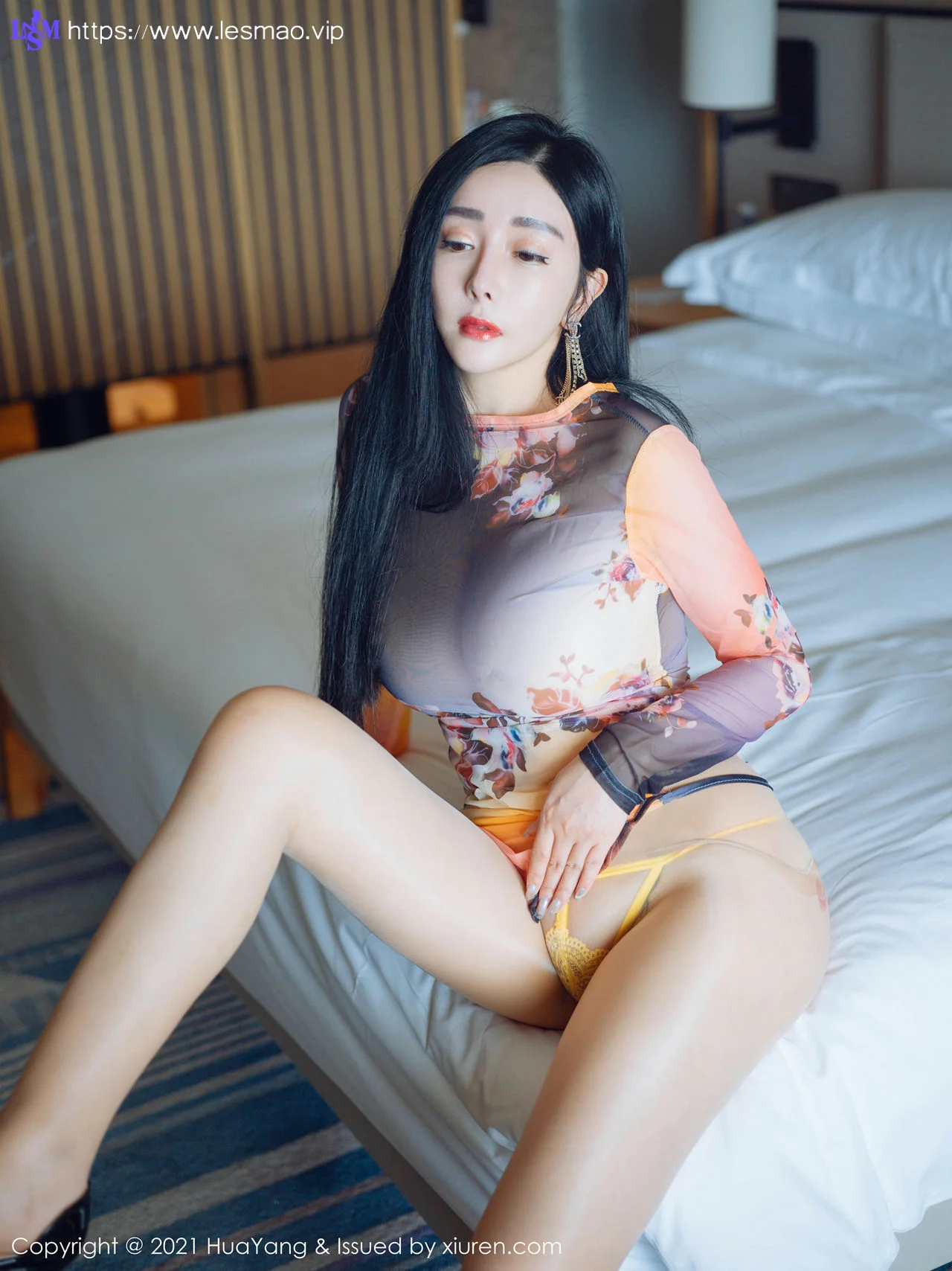HuaYang 花漾show Vol.427 轻透情趣 允爾 三亚旅拍 - 8