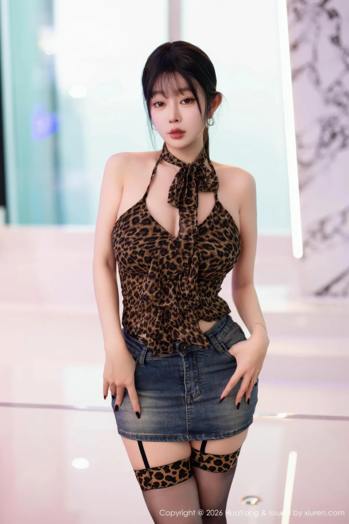 HuaYang 花漾show Vol.654 王羽纯 超短牛仔裤豹纹背心 - 1