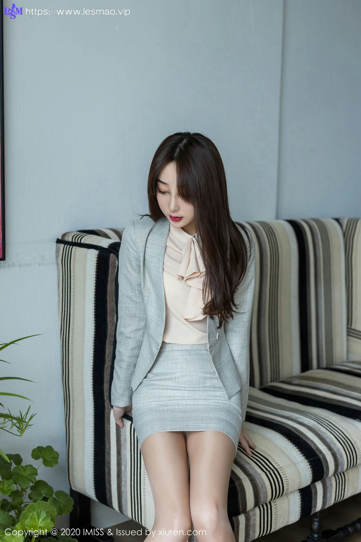 IMiss 爱蜜社 Vol.435 秘书职业装 小九月 性感写真 - 1