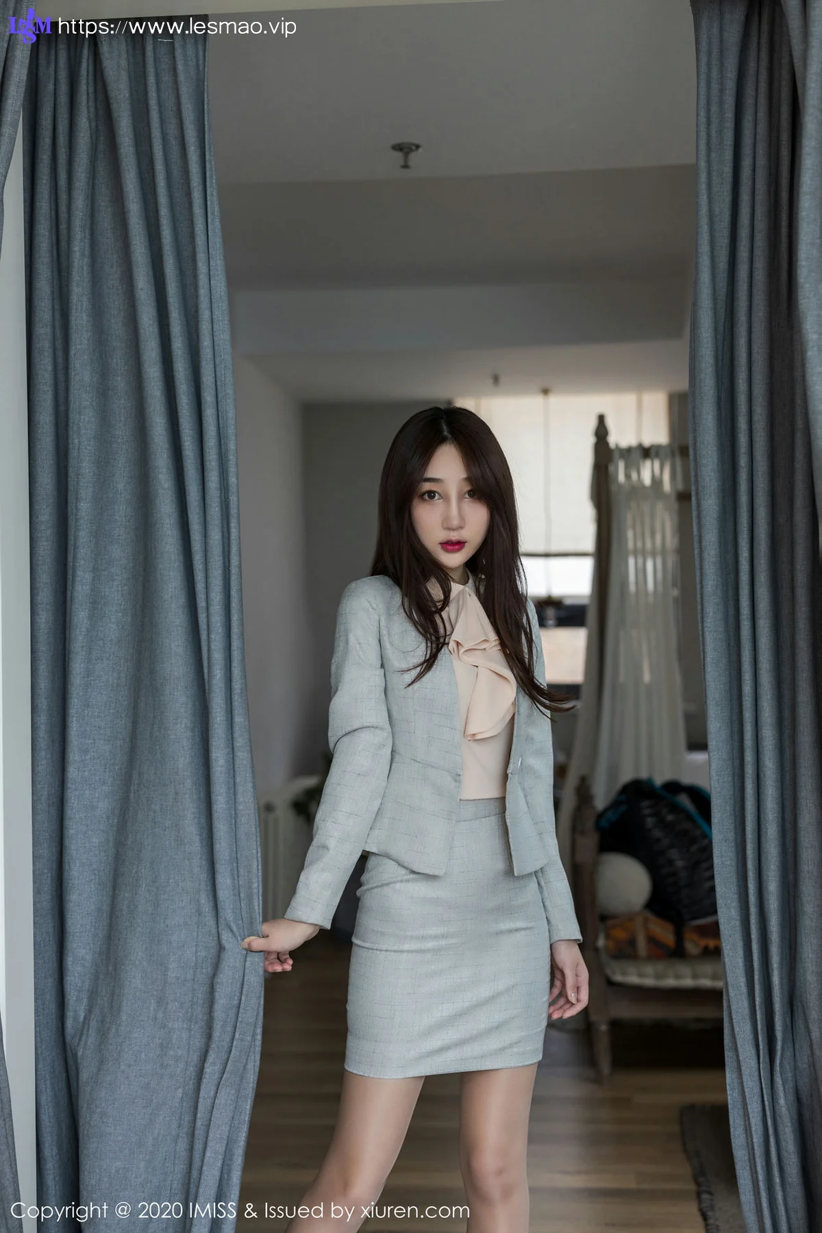 IMiss 爱蜜社 Vol.435 秘书职业装 小九月 性感写真 - 1