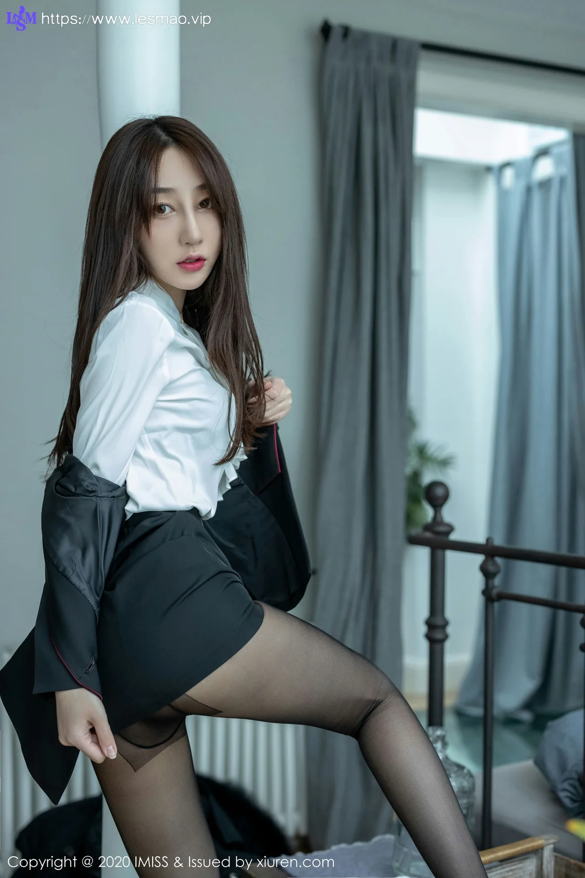 IMiss 爱蜜社 Vol.437 诱人OL丝袜美足 小九月 性感写真 - 8
