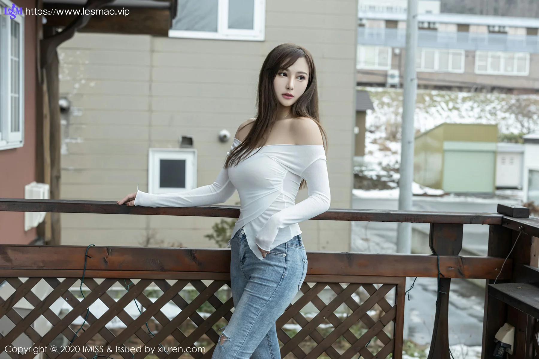 IMiss 爱蜜社 Vol.452 Lavinia肉肉 朦胧丝袜北海道旅拍写真 - 5