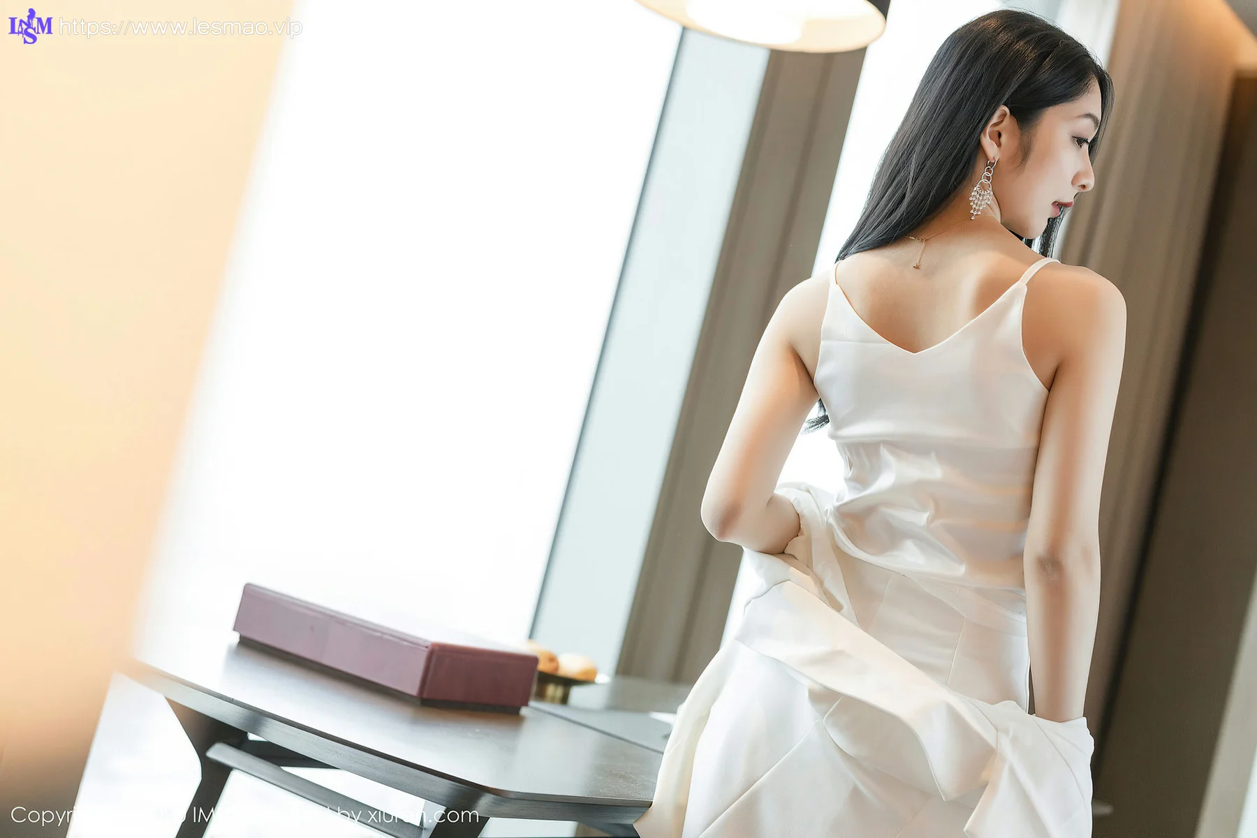 IMiss 爱蜜社 Vol.484 睡裙与朦胧丝袜 小热巴 - 10