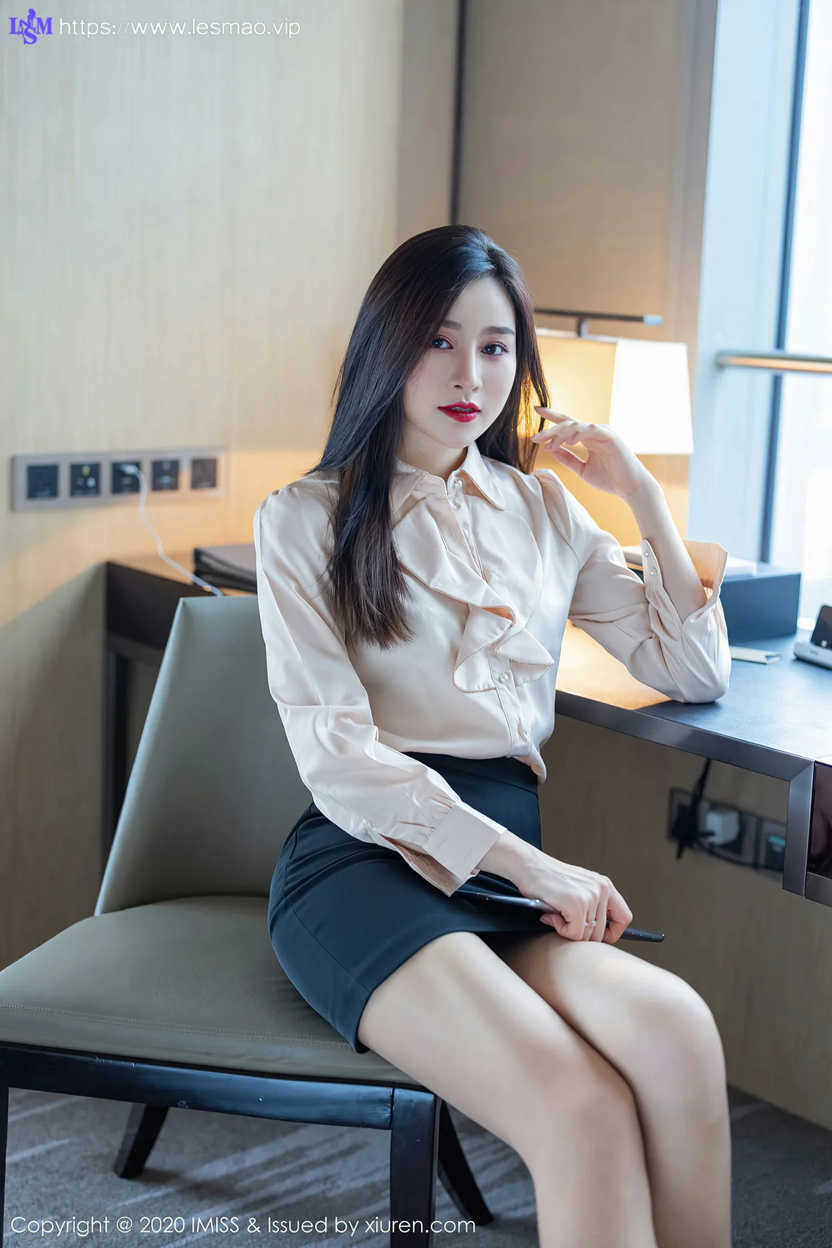 IMiss 爱蜜社 Vol.528 vanessa 经典职场制服娇媚容颜 - 7