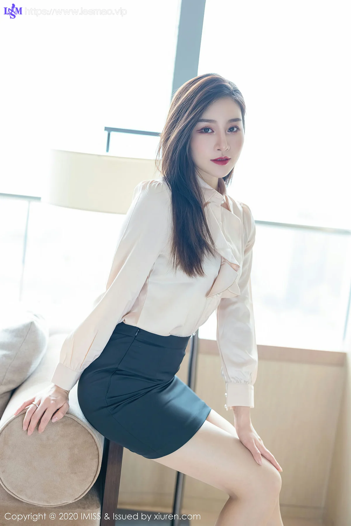 IMiss 爱蜜社 Vol.528 vanessa 经典职场制服娇媚容颜 - 10
