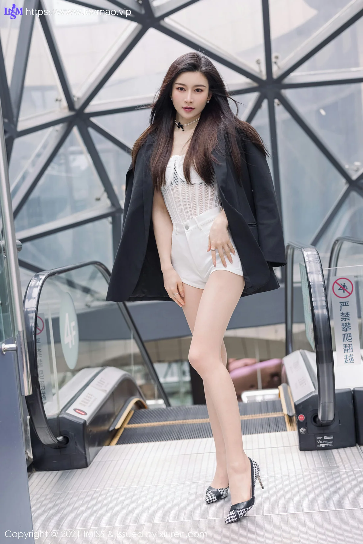 IMiss 爱蜜社 Vol.569 气质美女 Vanessa 时尚动人的街拍 - 8