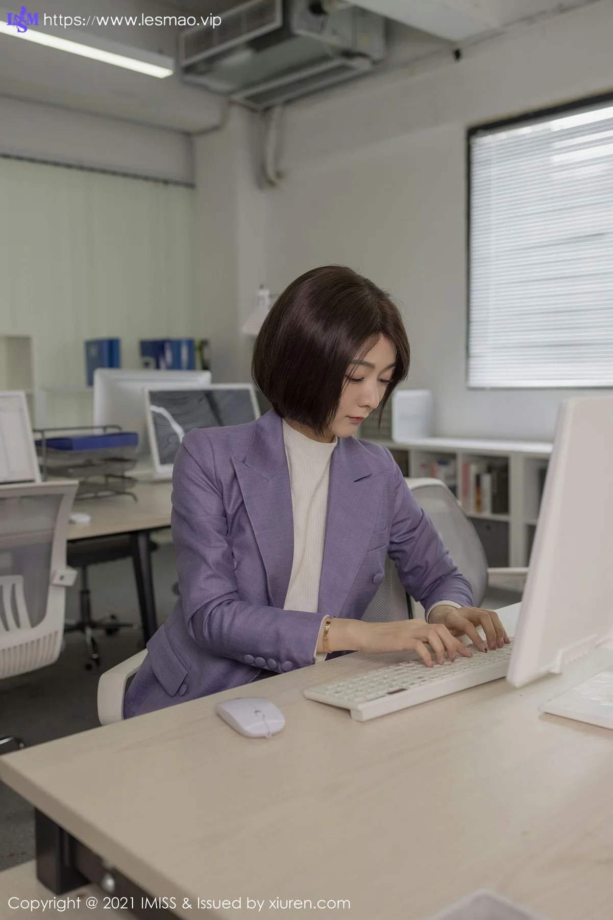 IMiss 爱蜜社 Vol.578 办公室实景 Angela00 制服ol写真 - 2