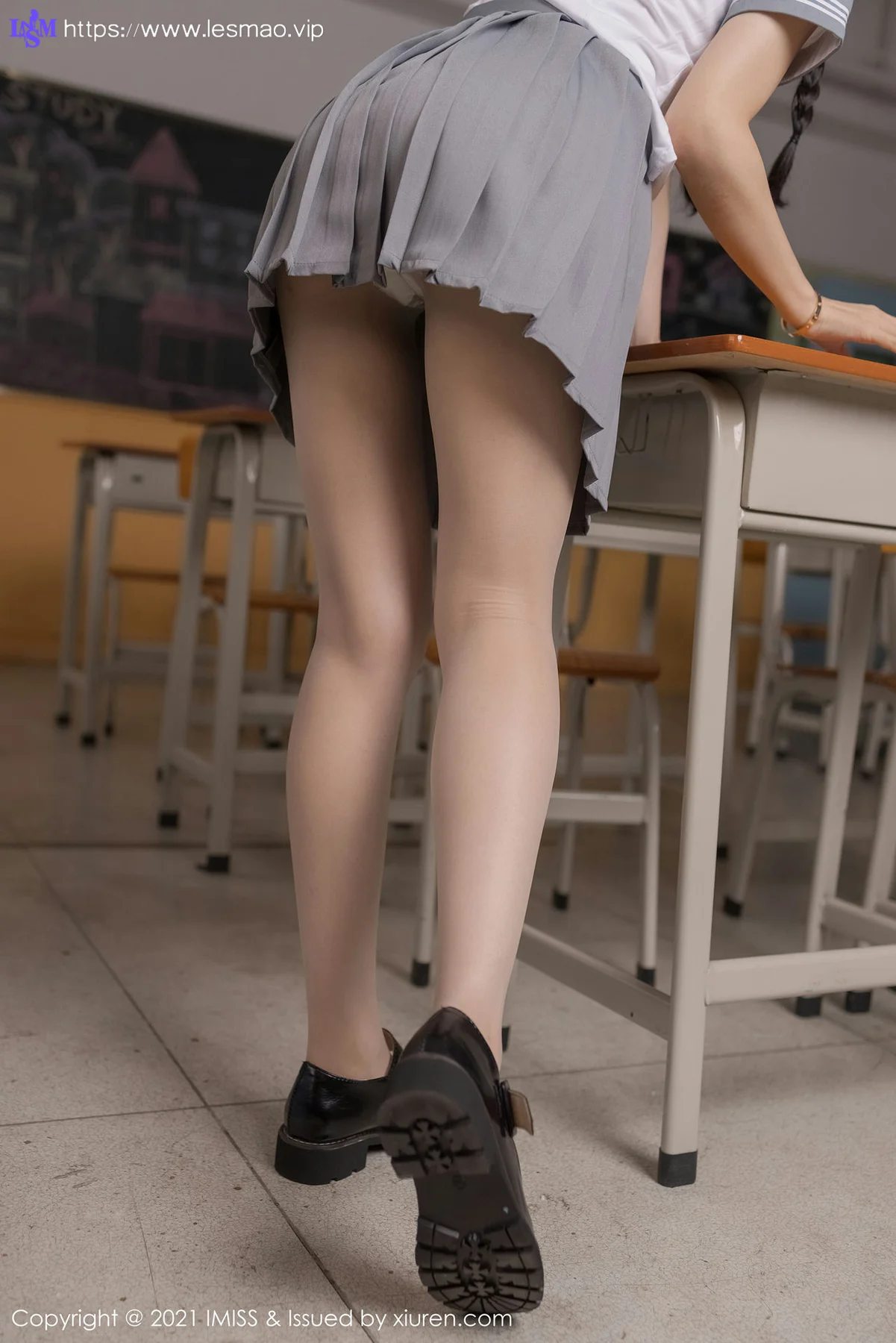 IMiss 爱蜜社 Vol.583 真实教室场景 Angela00 校服制服写真 - 7