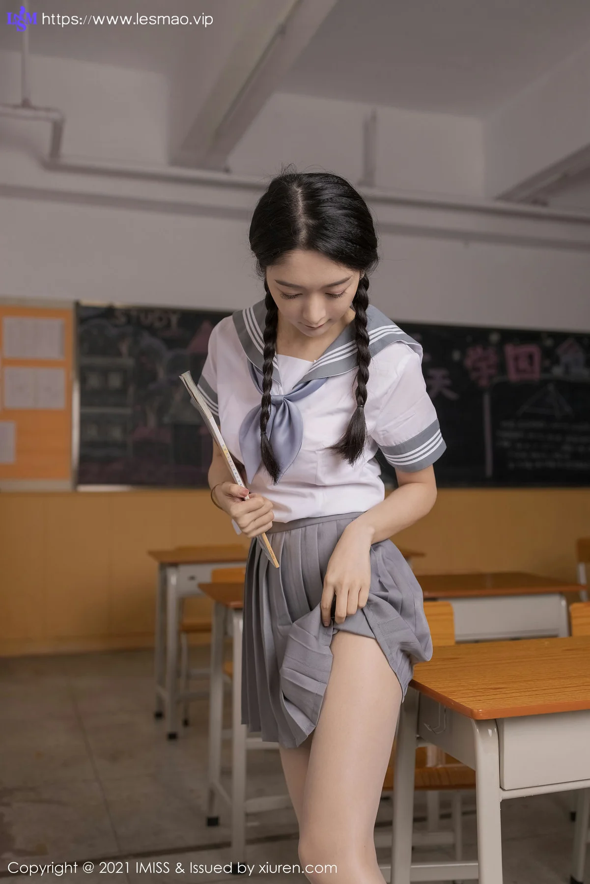 IMiss 爱蜜社 Vol.583 真实教室场景 Angela00 校服制服写真 - 9
