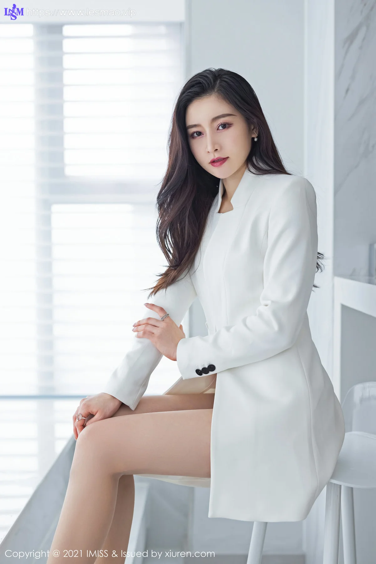 IMiss 爱蜜社 Vol.594 华丽服饰 Vanessa 性感写真 - 4