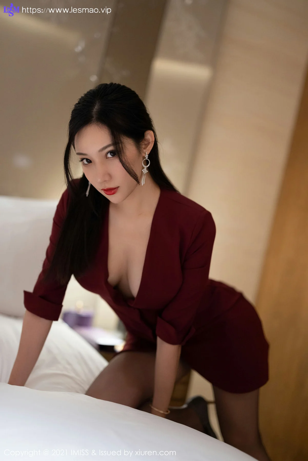 IMiss 爱蜜社 Vol.598 魅惑黑丝 小狐狸Kathryn 性感写真3 - 1