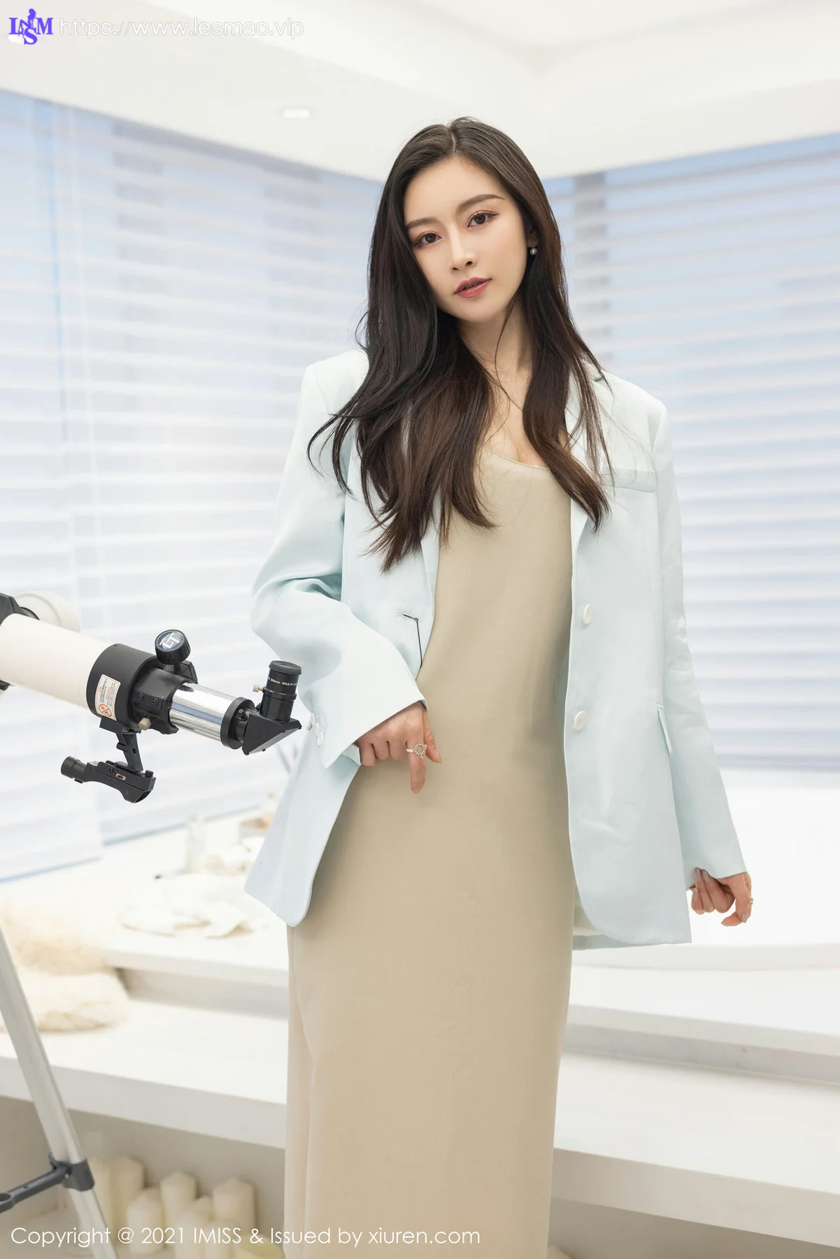 IMiss 爱蜜社 Vol.601 碎花与蕾丝内衣 Vanessa 气质美女写真3 - 3