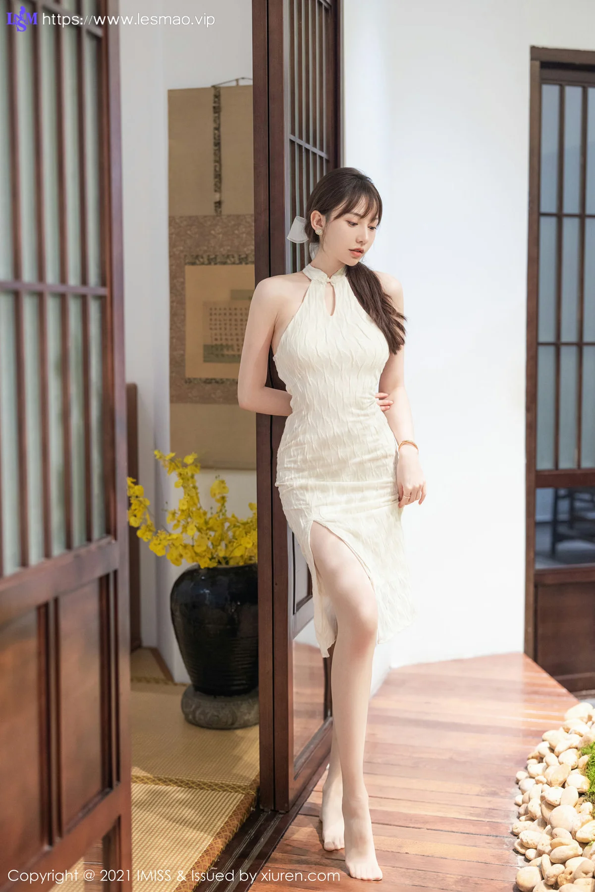 IMiss 爱蜜社 Vol.636   Lynn刘奕宁 茶艺与街拍气质女神写真 - 1