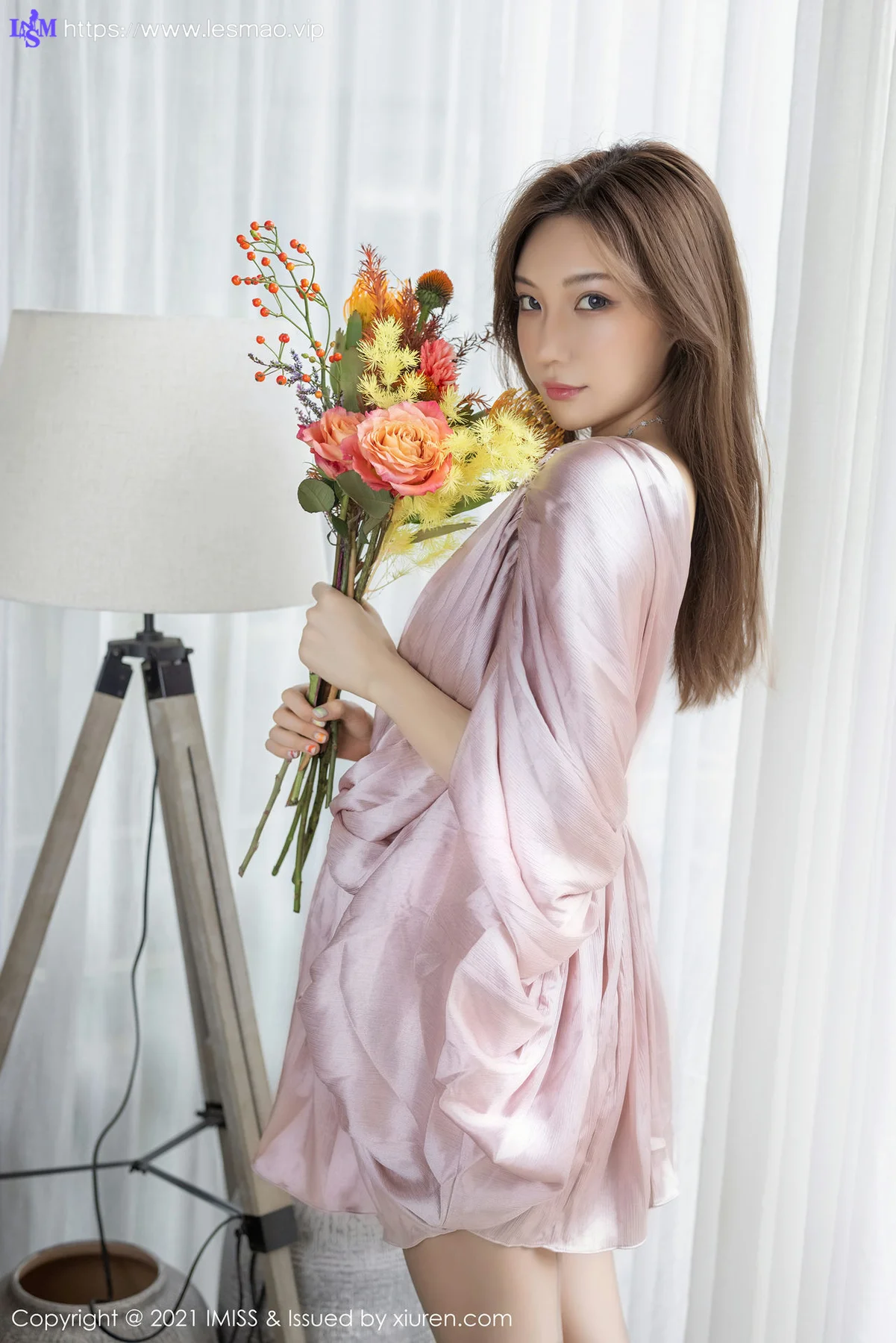 IMiss 爱蜜社 Vol.640 小狐狸Kathryn 淡粉睡衣蕾丝袜  心愿旅拍 - 2