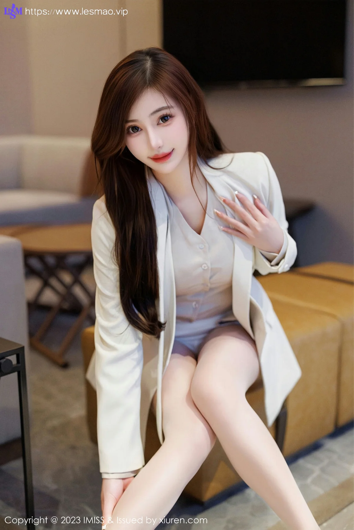 IMiss 爱蜜社 Vol.732 Lavinia肉肉 OL装扮性感写真 - 6