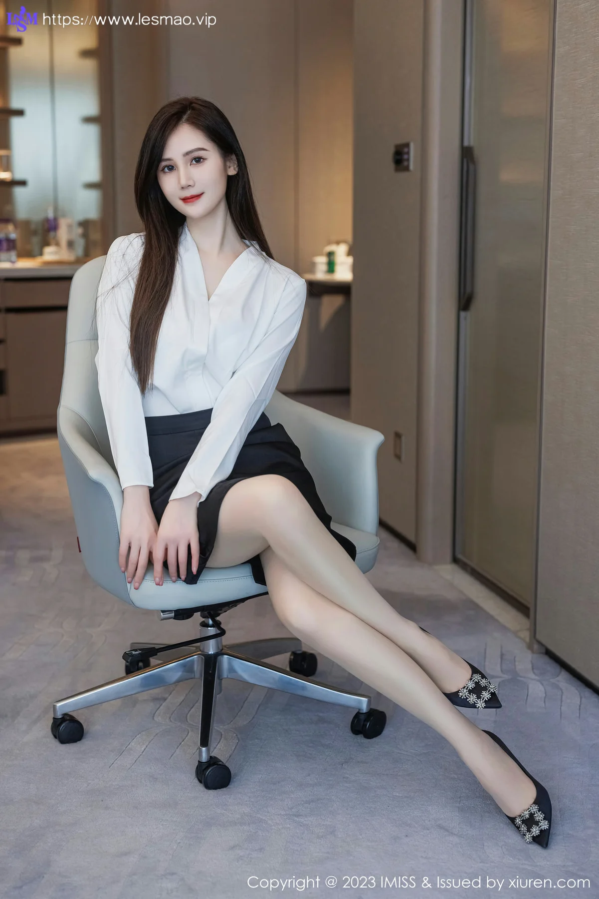 IMiss 爱蜜社 Vol.739 SISY思 黑色Ol性感写真 - 2