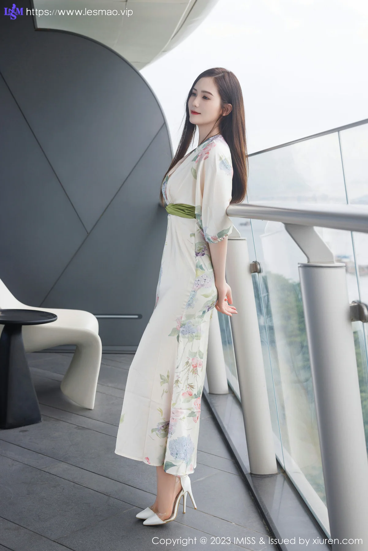 IMiss 爱蜜社 Vol.745 SISY思 诱人原色丝袜性感写真 - 1
