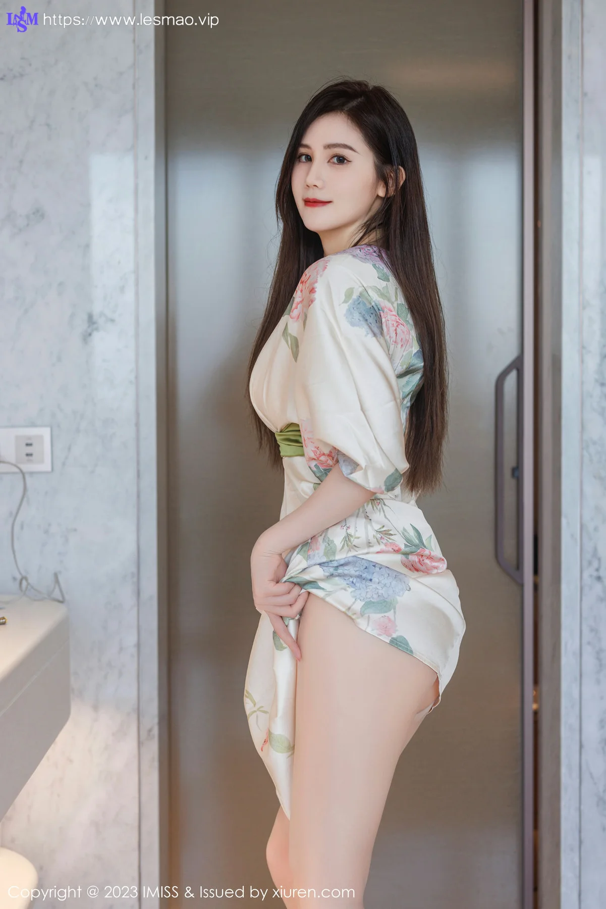 IMiss 爱蜜社 Vol.745 SISY思 诱人原色丝袜性感写真 - 1