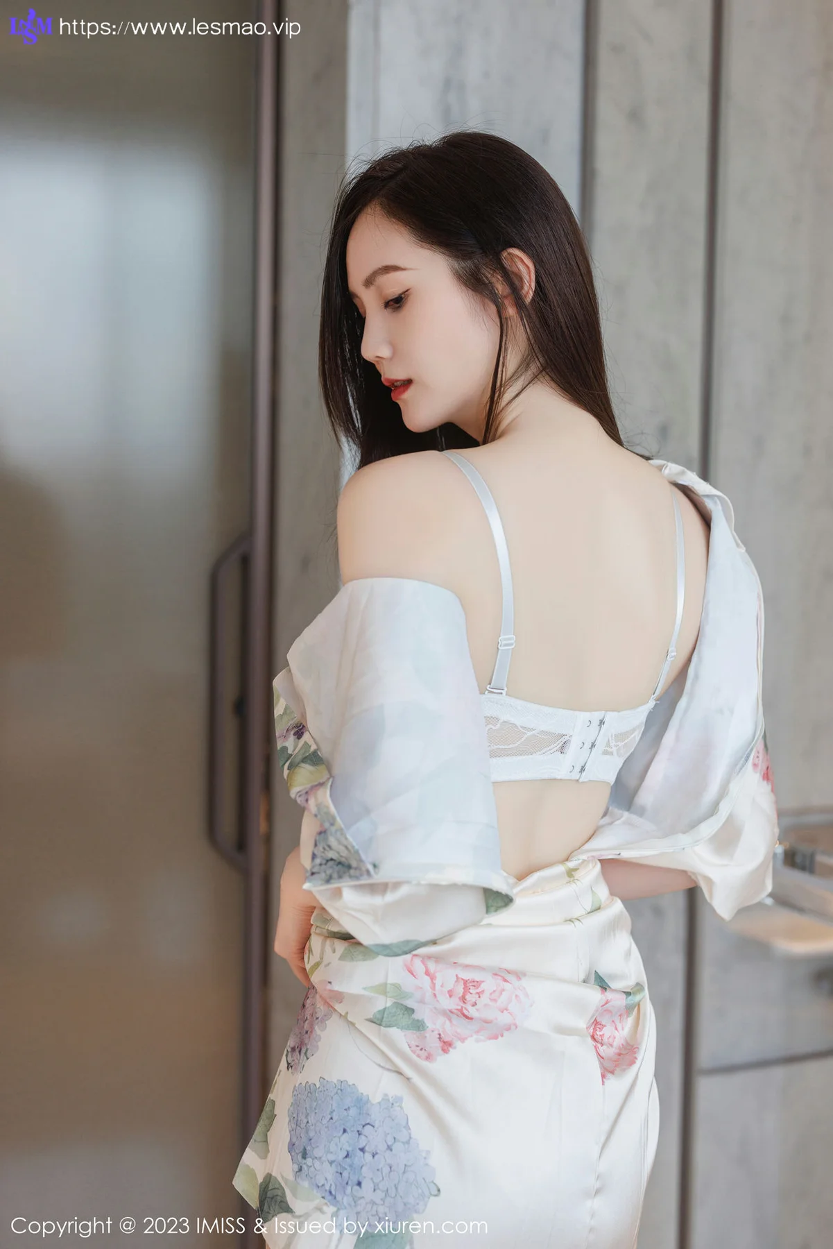 IMiss 爱蜜社 Vol.745 SISY思 诱人原色丝袜性感写真 - 4