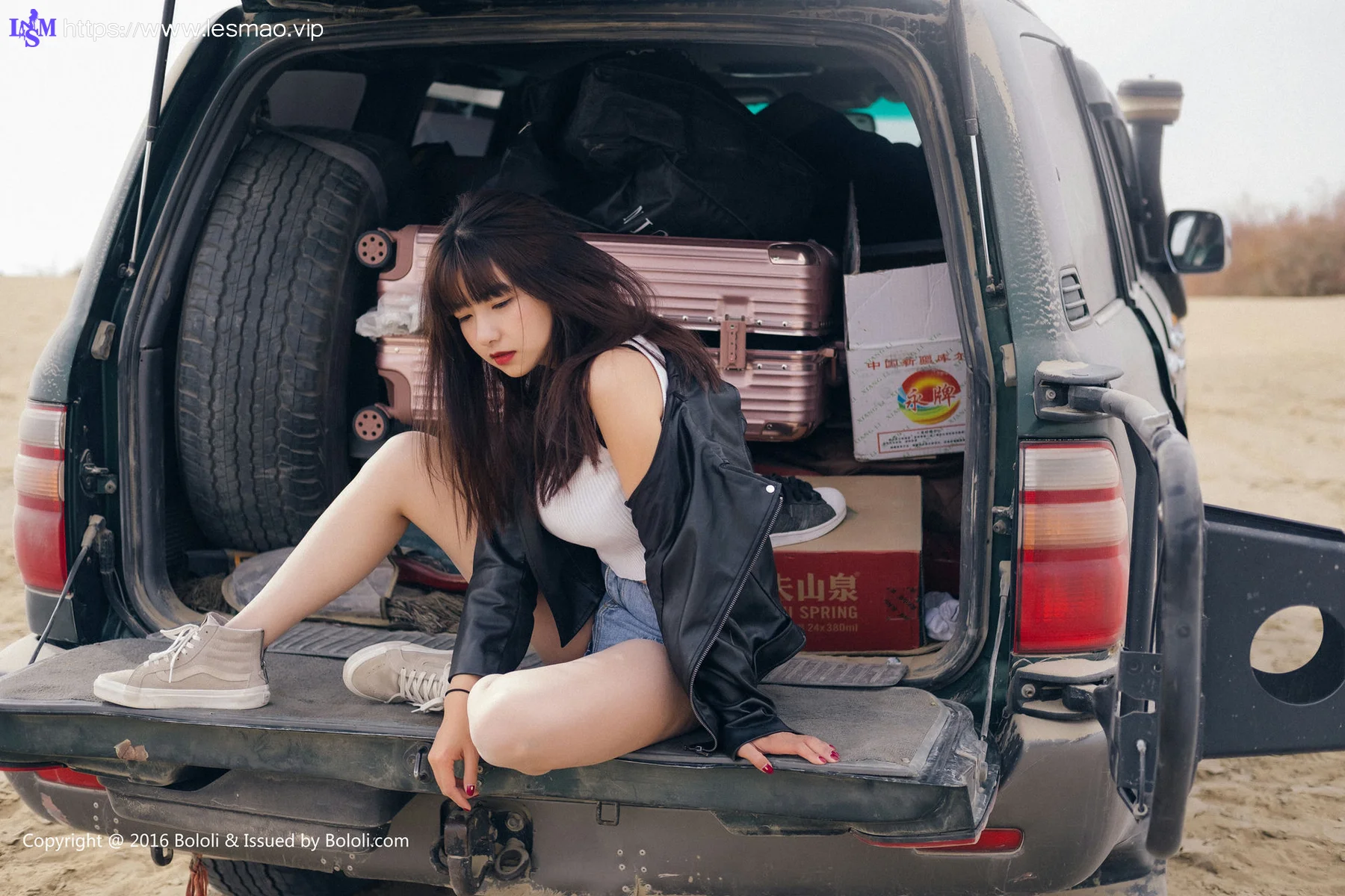 Kimoe 激萌文化 Vol.010 Modo 周闻球球沙漠机车女户外 - 2