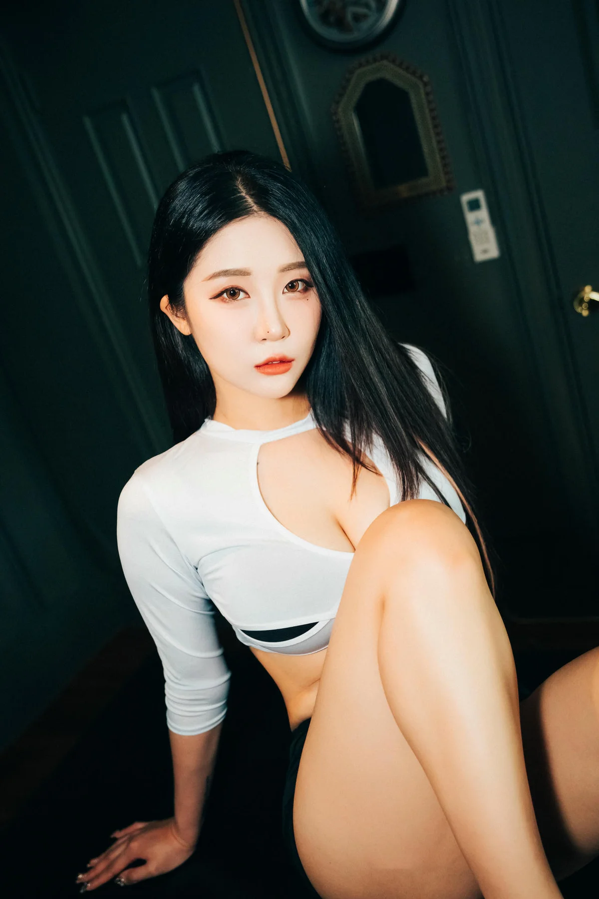 Loozy  No.002 Loozy Bomi爆乳短裙玉足 - 7