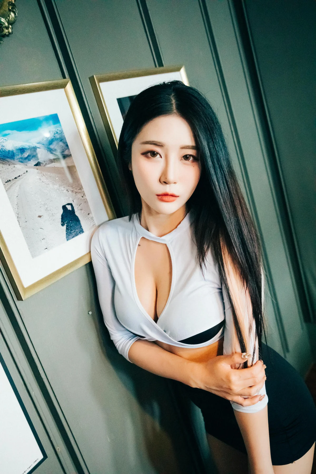 Loozy  No.002 Loozy Bomi爆乳短裙玉足 - 2