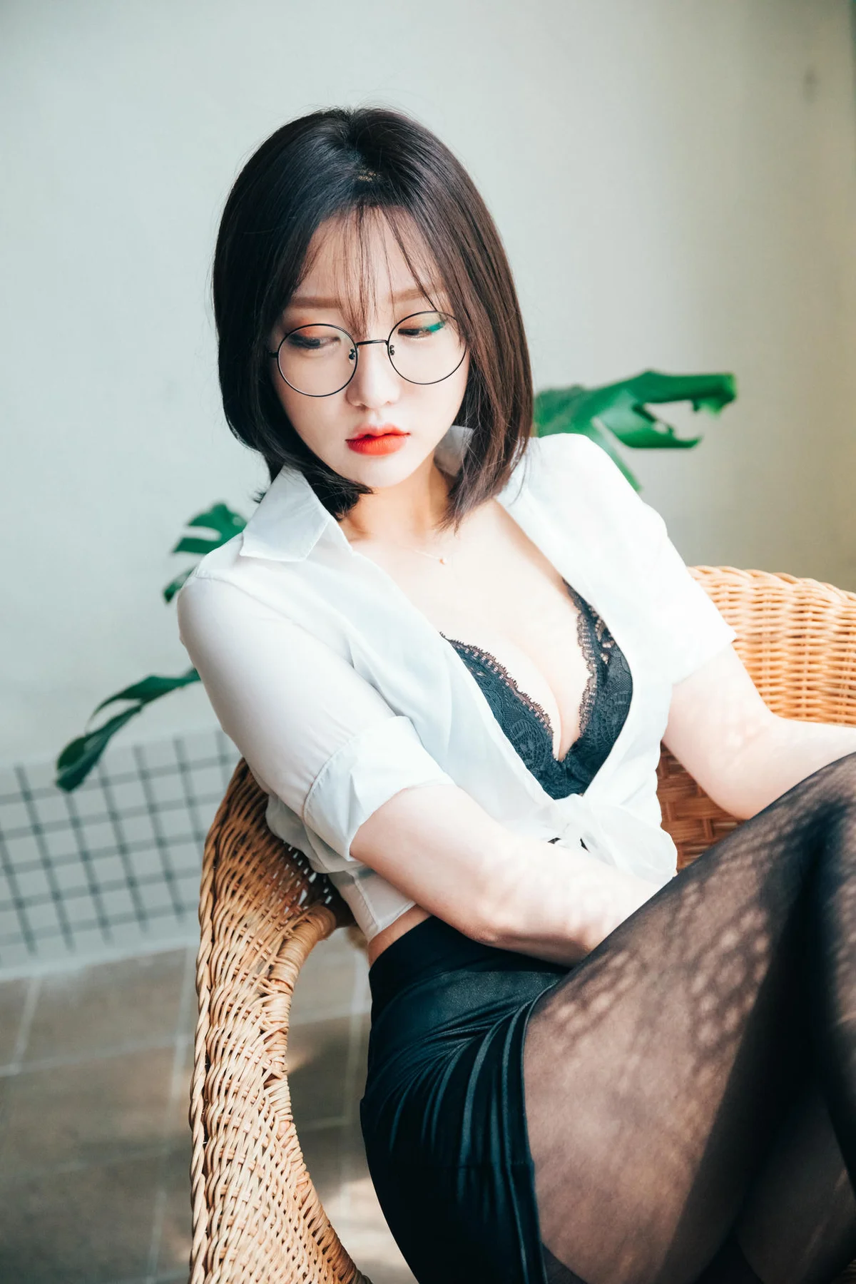 Loozy No.009 Ye-Eun黑丝ol短裙 - 2