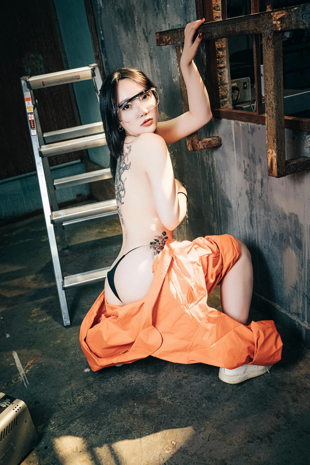 Loozy No.026 孫樂樂维修美女写真 - 1