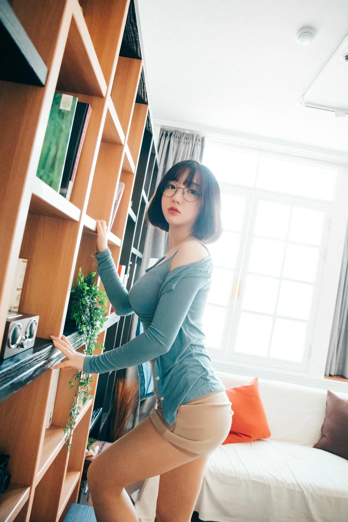 Loozy No.033 Ye-Eun玉背短发眼镜美女 - 5