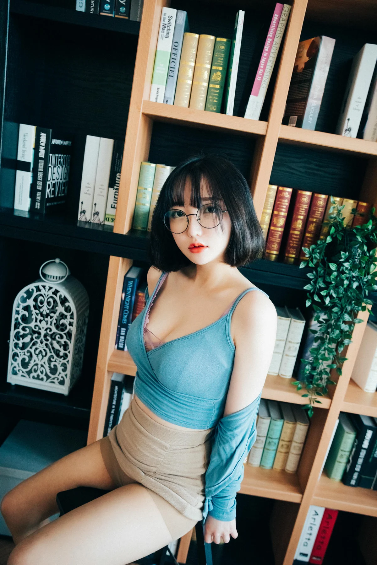 Loozy No.033 Ye-Eun玉背短发眼镜美女 - 1