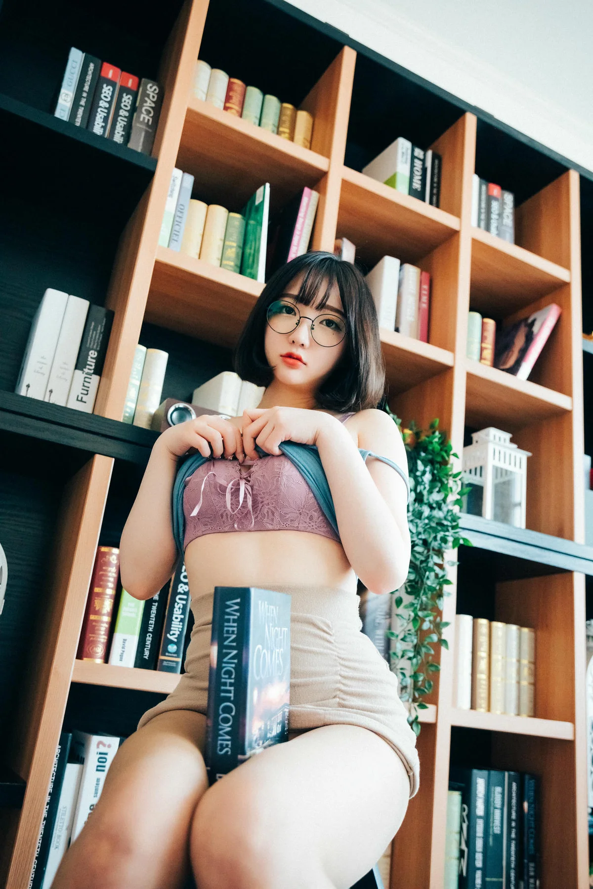 Loozy No.033 Ye-Eun玉背短发眼镜美女 - 6