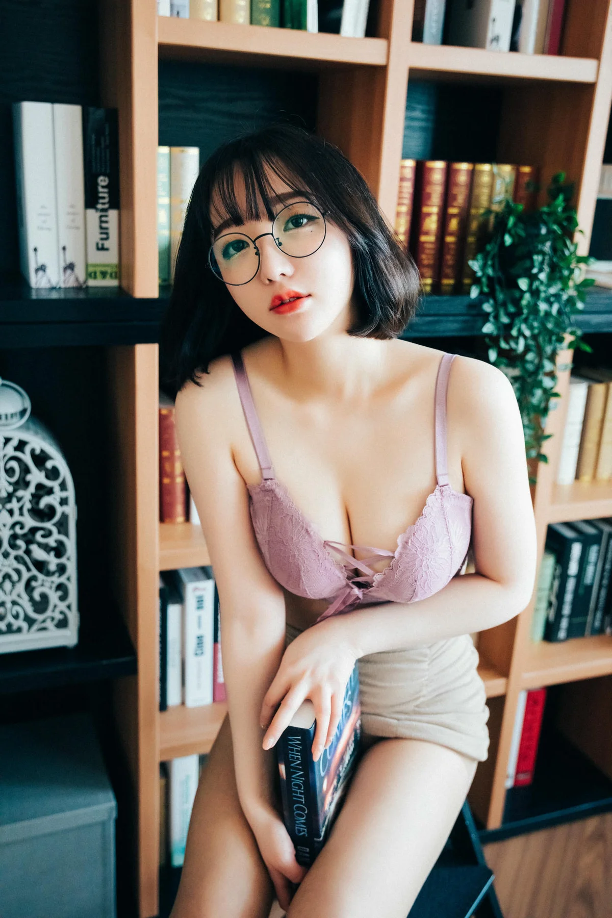 Loozy No.033 Ye-Eun玉背短发眼镜美女 - 8