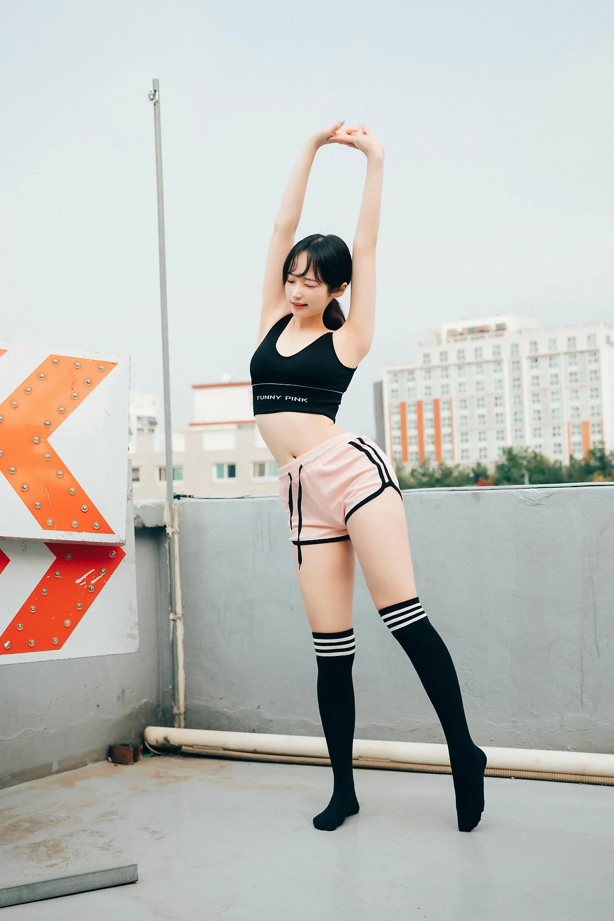 Loozy No.039 Bomi亮色连体衣写真 - 6