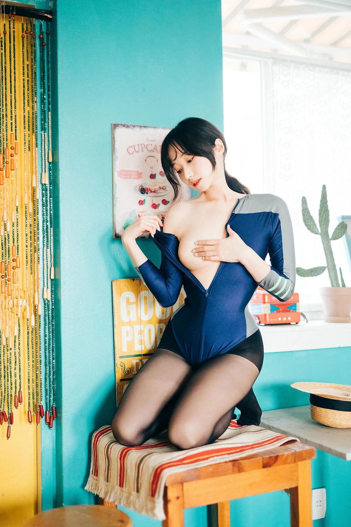 Loozy No.039 Bomi亮色连体衣写真 - 3