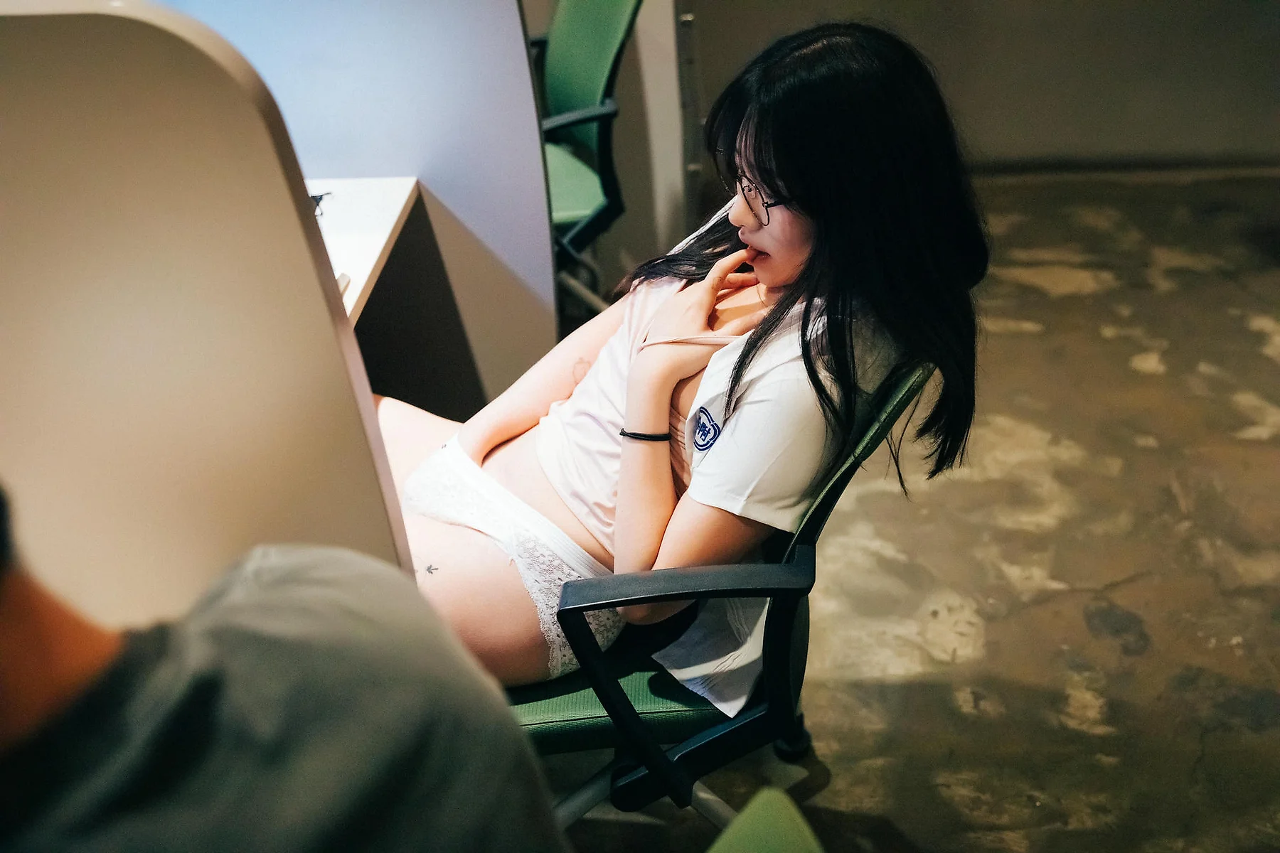 Loozy No.041 Sonson办公室诱惑写真 - 1