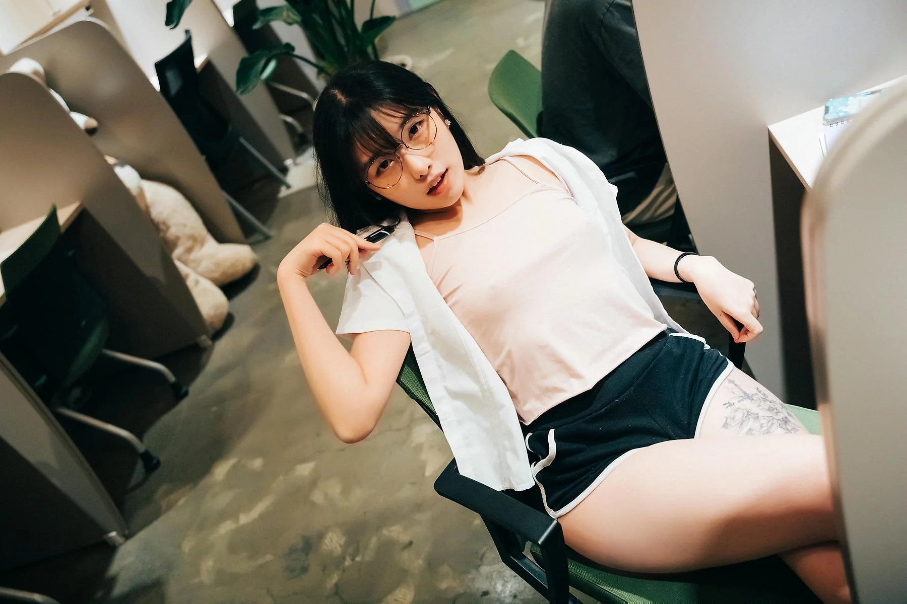 Loozy No.041 Sonson办公室诱惑写真 - 1