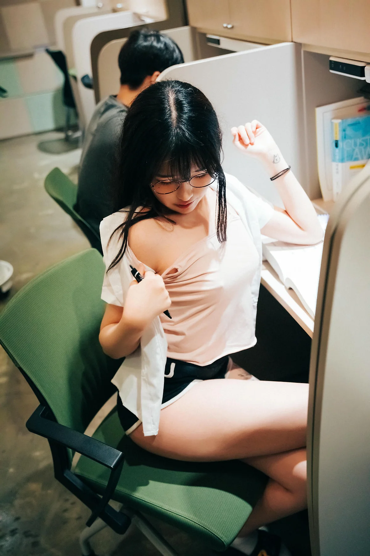 Loozy No.041 Sonson办公室诱惑写真 - 2