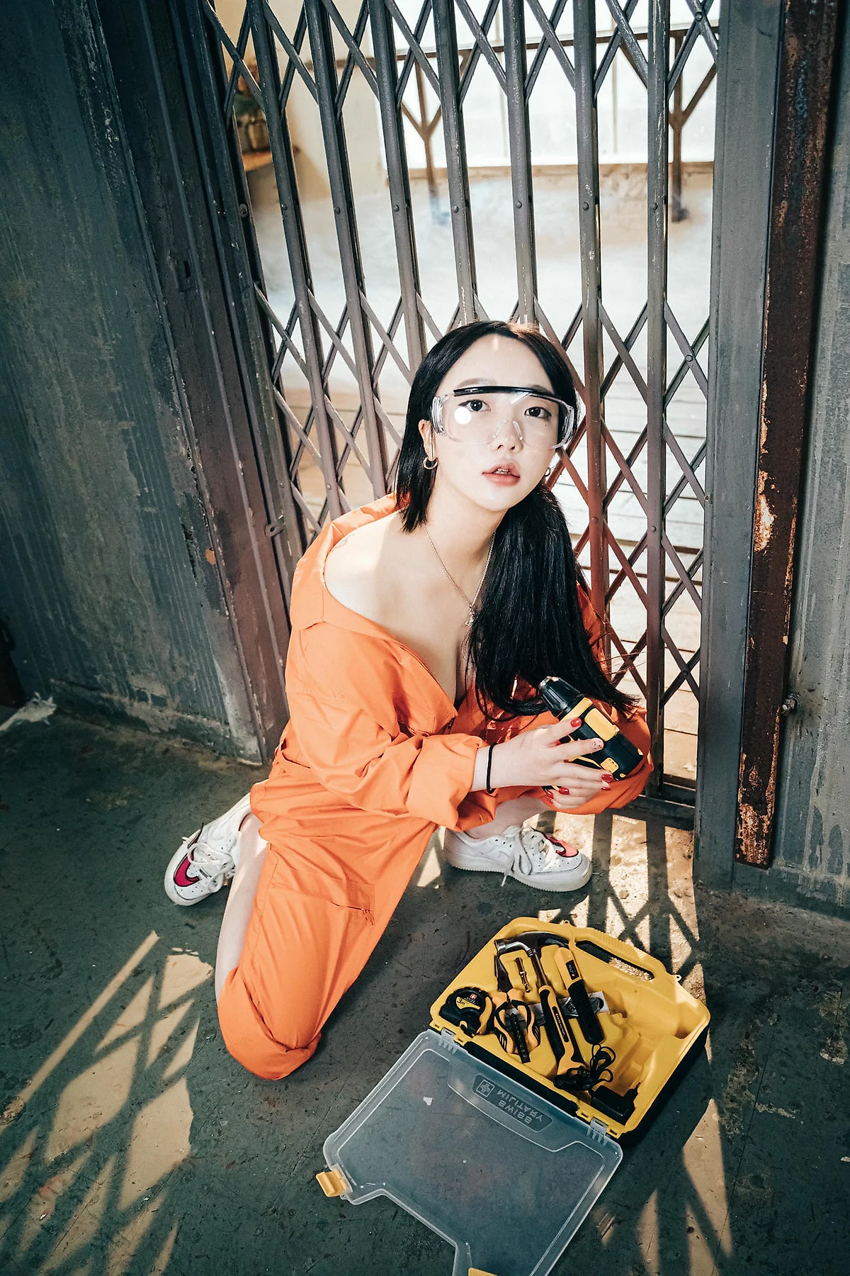 Loozy No.051 Son Ye-Eun爆乳修理工主题 - 1