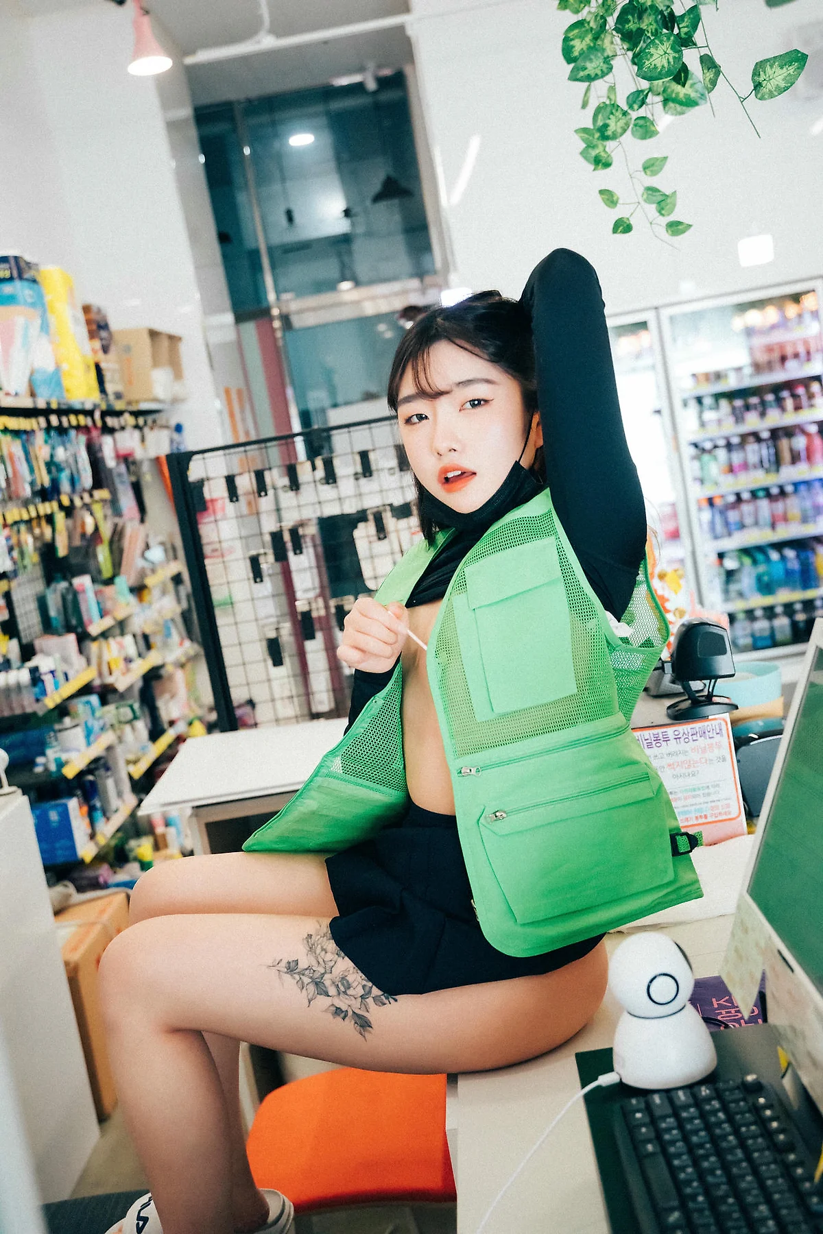 Loozy No.052 Sonson超市收银黑丝写真 - 1