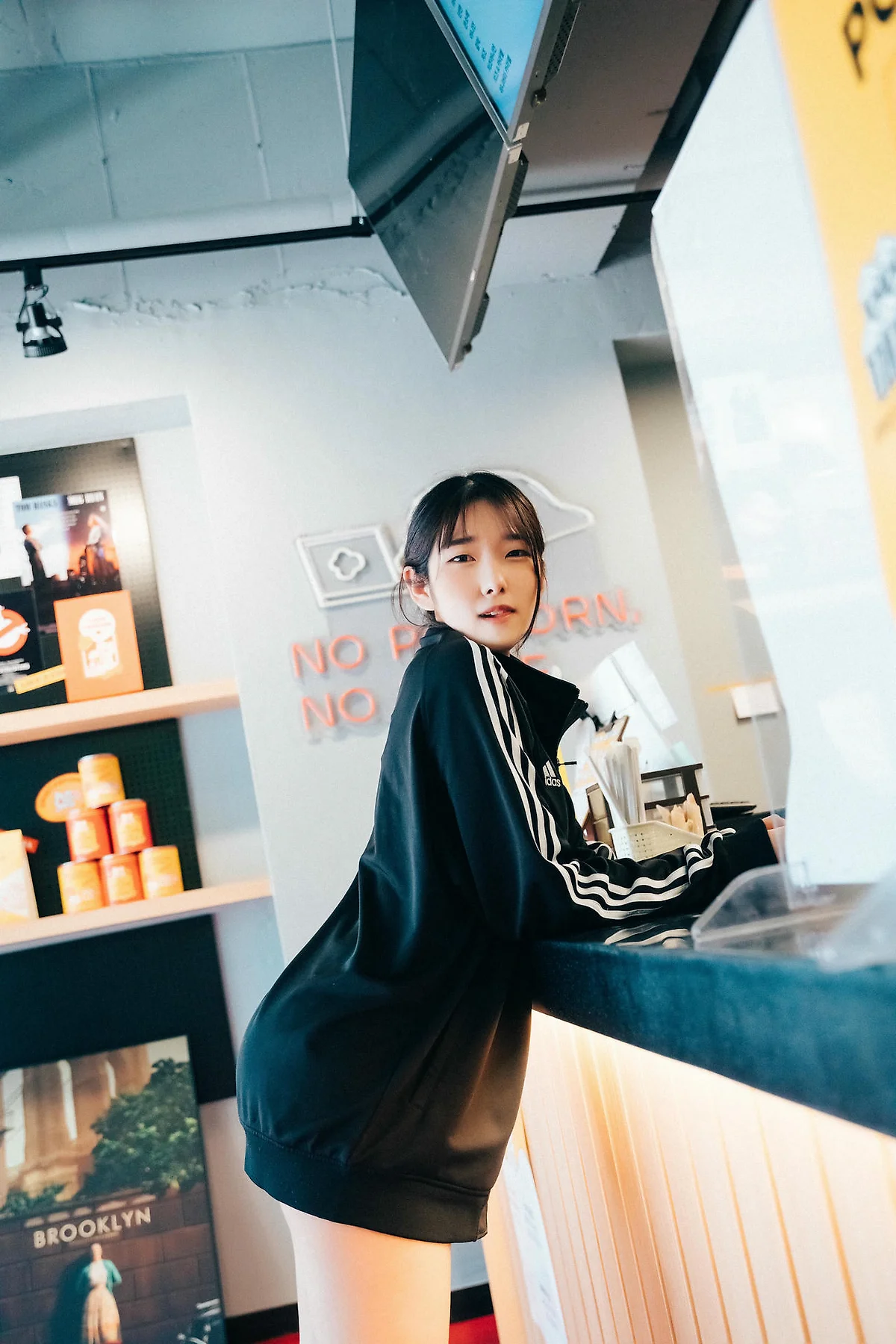 Loozy No.054 Sonson性感短裙影院主题 - 5
