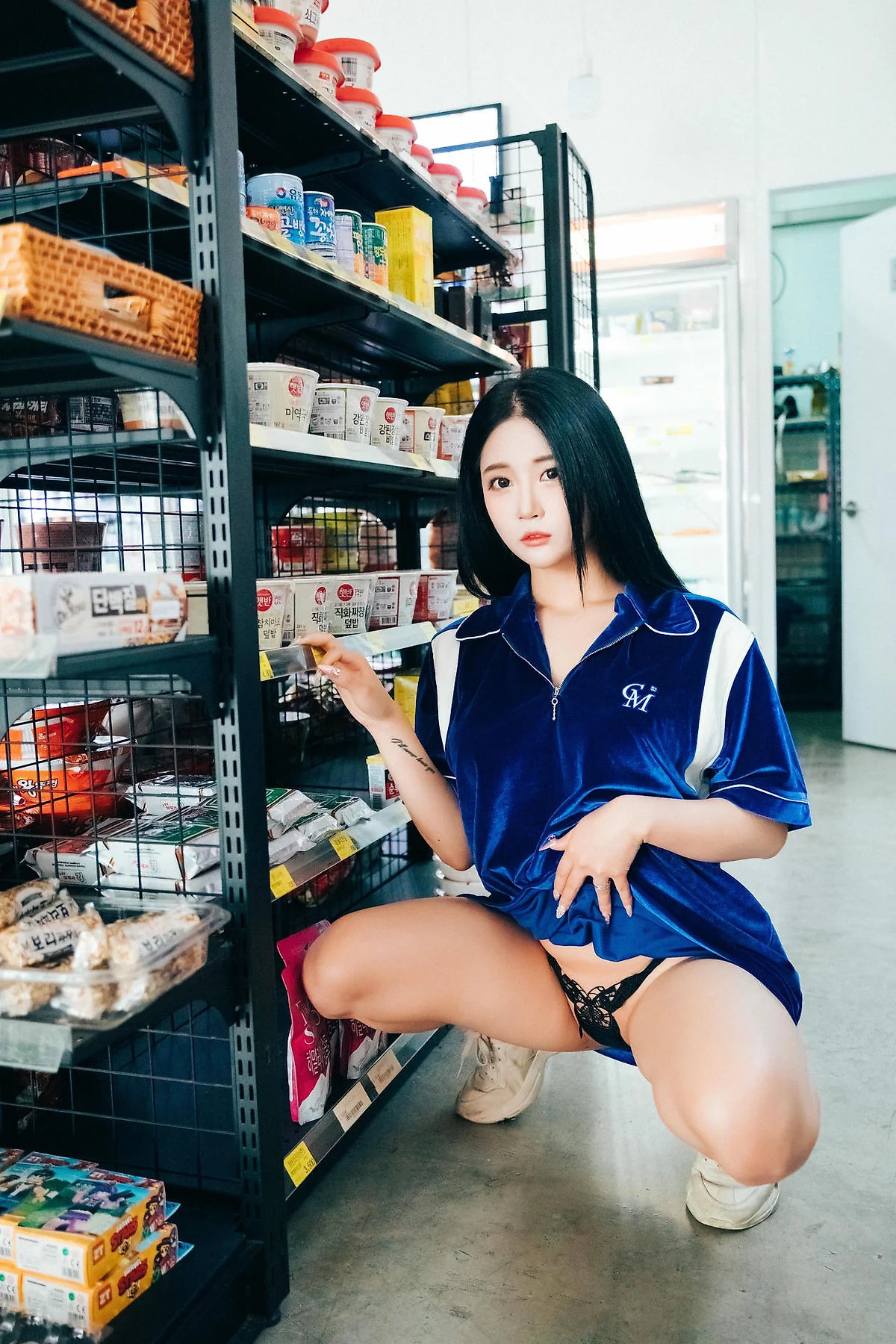 Loozy No.061 Bomi超市长发美女 - 1